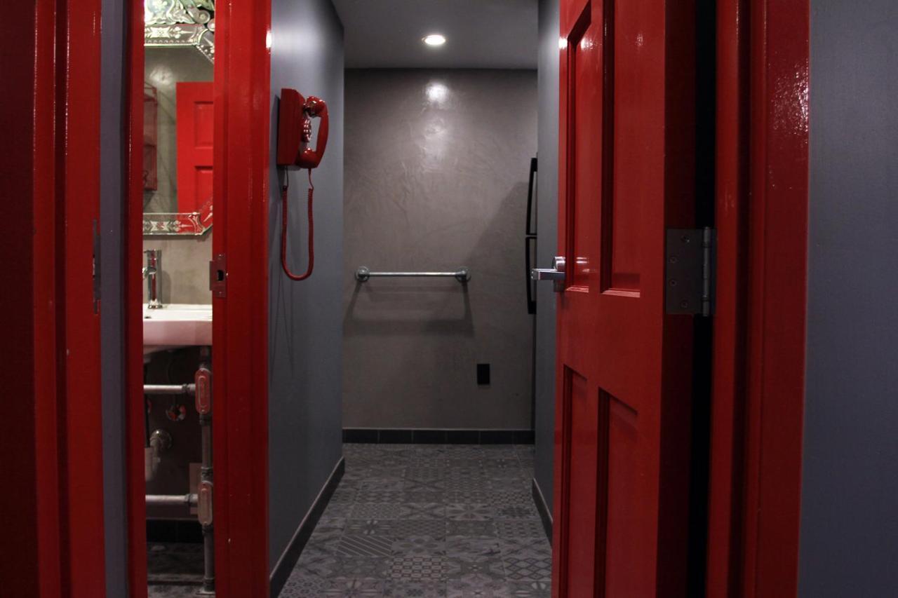 Crates At The Gaythering - Men Only — Photos 2